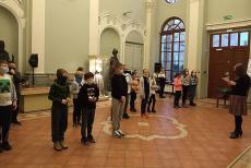 CZYTELNICY - REDAKCJA: Uczniowie i scena Mini_pt-slone4
