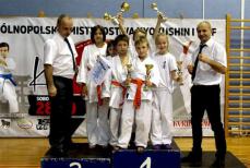 Świetny występ młodziutkich karateków Mini_pt-karate0