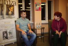 Biblioteczne spotkanie z pisarzem Mini_2.-pytania