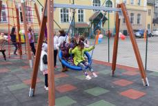 Dzieci już cieszą się z atrakcyjnego prezentu Mini_pt-ruch0