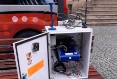 Dolnośląski Alarm Smogowy bada powietrze na rynku Mini_pt-smogomierz0