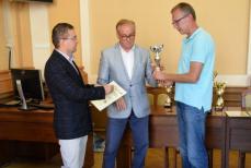 Najbardziej usportowione szkoły odebrały puchary Mini_pt-wspolzawod0