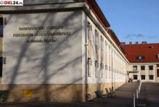 Centrum lecznicze nie daje się pandemii Mini_pt-izolowani0