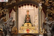 Madonna tronująca otrzyma ludową szatę Mini_pt-madonna0