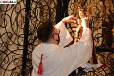 Madonna Bardzka w szacie "Śląska" Mini_pt-szata00