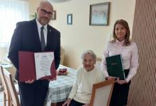 WROCŁAW > KŁODZKO - Z gratulacjami dla stulatki Mini_pt-stulatka1k