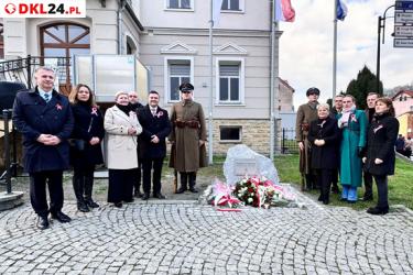 Slider_dkl24-2025-11-11-bardo-odsloniecie-pomnika-8