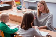 Mini_jak-pomagac-uczniom-ktorzy-sobie-nie-radza-odpowiedz-przyniosa-ci-studia-z-psychopedagogiki1