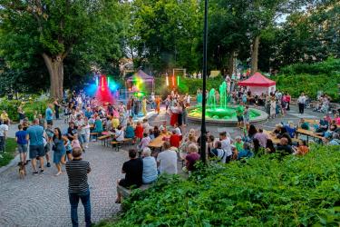 Slider_b-terlecki-klodzko-retro-disco-01-1-