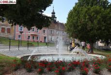 Rynek wychodzi z zapomnienia Mini_pt-rynek0